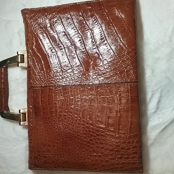 COPY - Brown gator skin clutch with gold handle - Picture 5 of 6